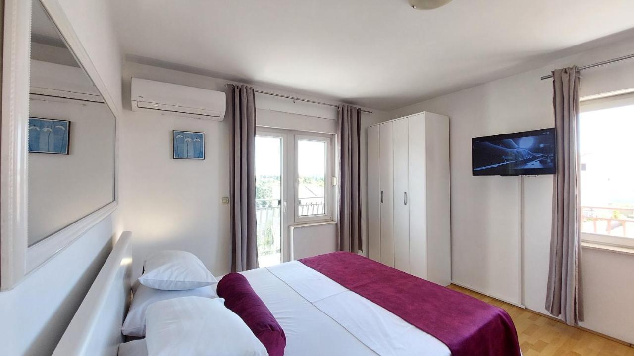Sea Side Apartments Vodice Extérieur photo