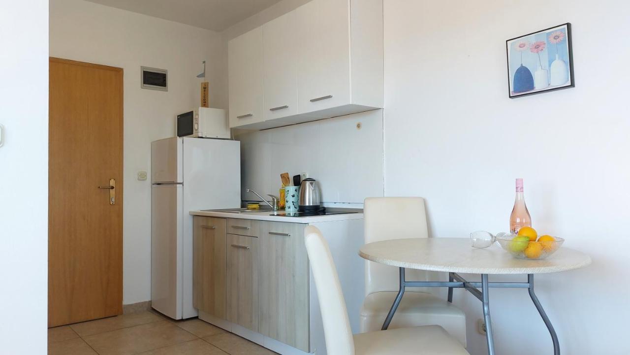 Sea Side Apartments Vodice Extérieur photo